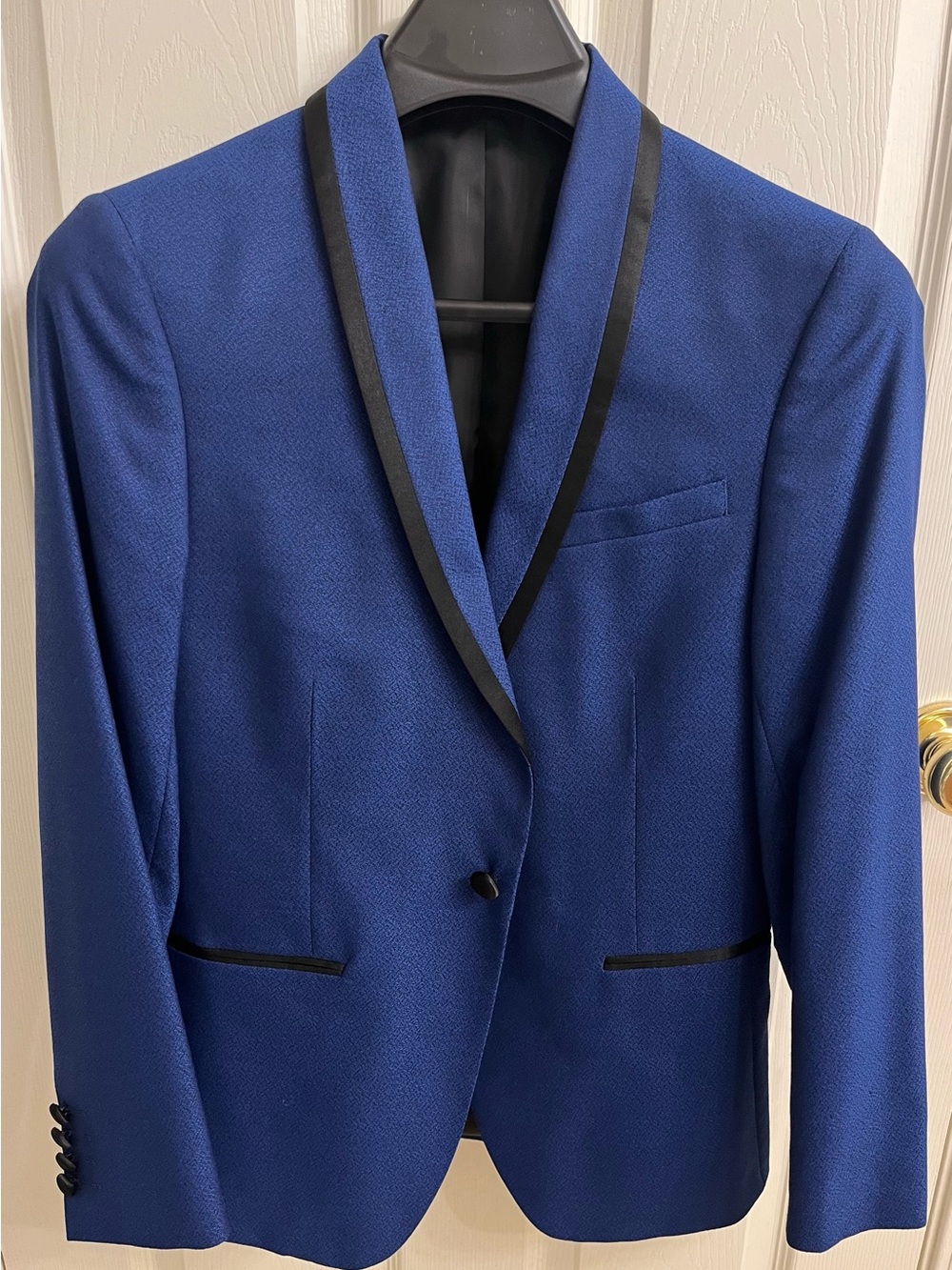 J. Ferrar royal blue tuxedo style jacket with black satin accents
